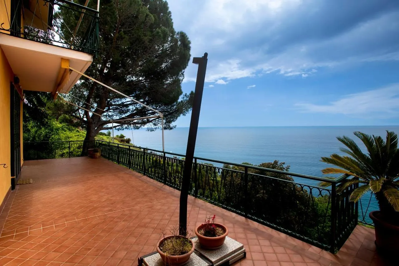 Apartment 080 - La Villa Storica Il Vigneto 45B, Terrazza Sul Mare - Parcheggio Privato Gratis Moneglia Italy